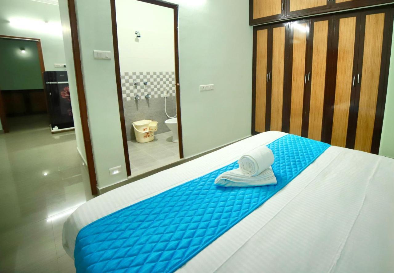 Truelife - Family Suites - Ps4 Veg Restaurant, On Way To Balaji Temple - 2Bhk Ac Apartments - Coffee Tea Milk - Super Fast Wifi, Kitchen, Smart Tv, Parking - Easy Access To Airport, Railway Station And To All Temples - Top Service With Lots Of Love Tirupati Eksteriør bilde