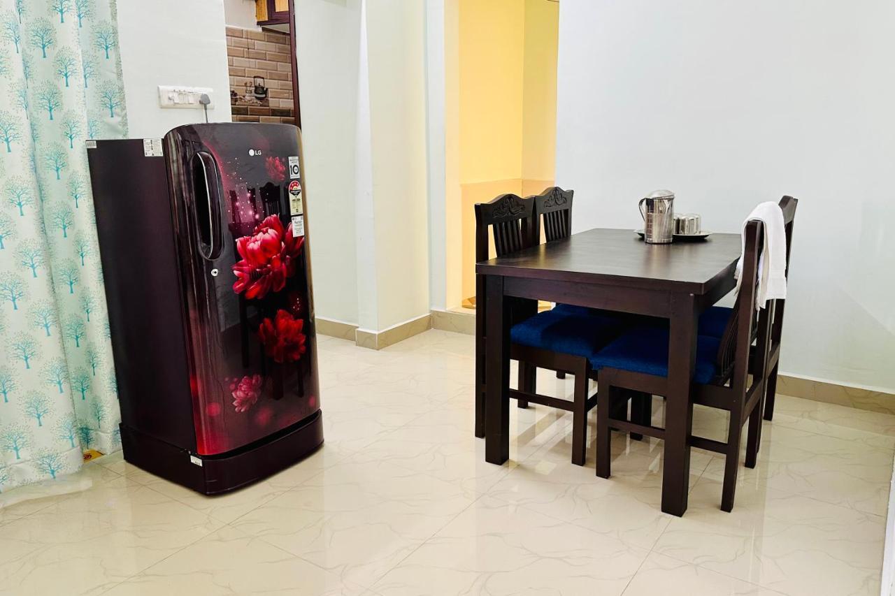 Truelife - Family Suites - Ps4 Veg Restaurant, On Way To Balaji Temple - 2Bhk Ac Apartments - Coffee Tea Milk - Super Fast Wifi, Kitchen, Smart Tv, Parking - Easy Access To Airport, Railway Station And To All Temples - Top Service With Lots Of Love Tirupati Eksteriør bilde
