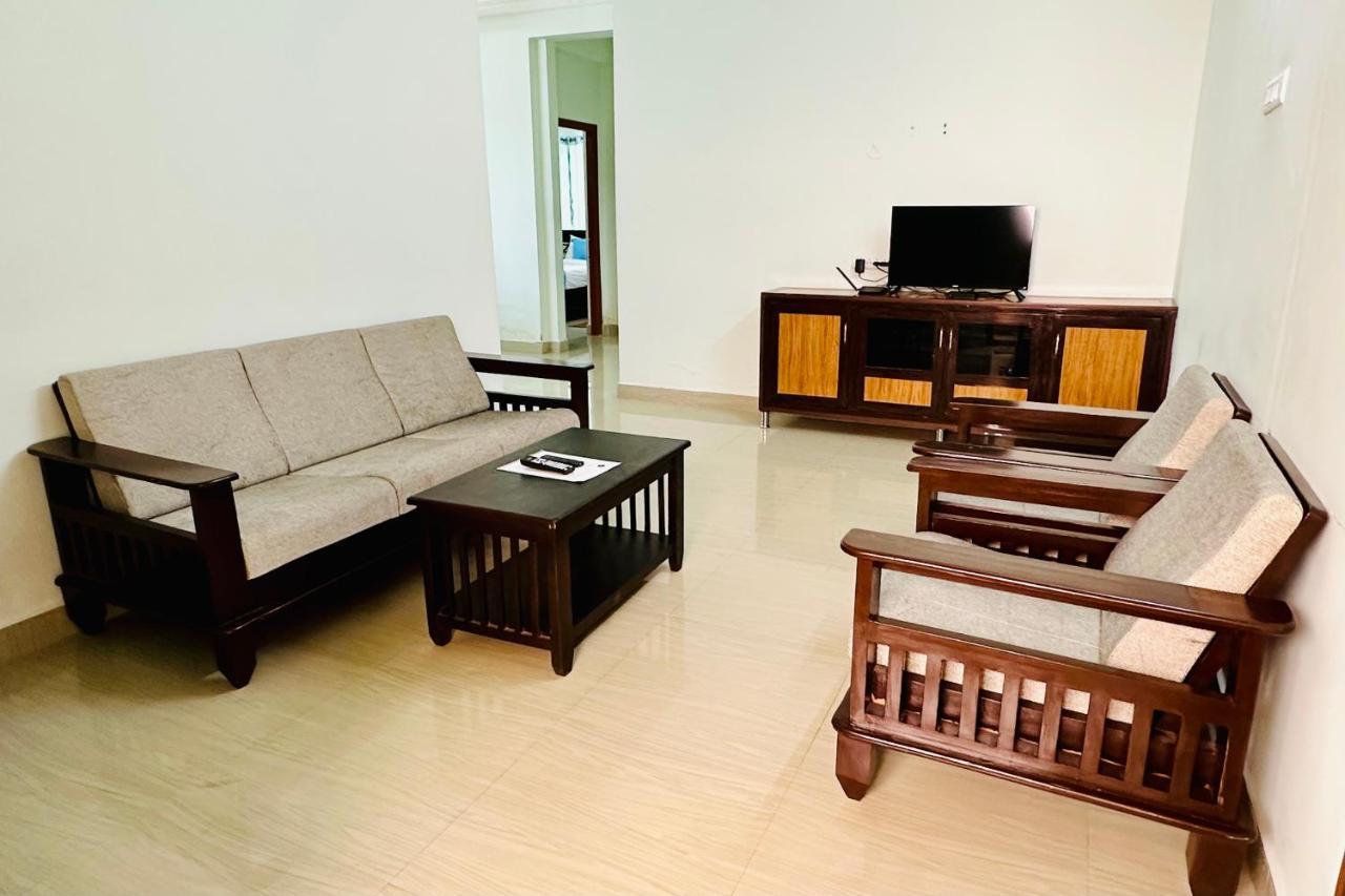 Truelife - Family Suites - Ps4 Veg Restaurant, On Way To Balaji Temple - 2Bhk Ac Apartments - Coffee Tea Milk - Super Fast Wifi, Kitchen, Smart Tv, Parking - Easy Access To Airport, Railway Station And To All Temples - Top Service With Lots Of Love Tirupati Eksteriør bilde