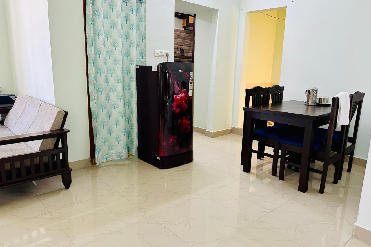 Truelife - Family Suites - Ps4 Veg Restaurant, On Way To Balaji Temple - 2Bhk Ac Apartments - Coffee Tea Milk - Super Fast Wifi, Kitchen, Smart Tv, Parking - Easy Access To Airport, Railway Station And To All Temples - Top Service With Lots Of Love Tirupati Eksteriør bilde